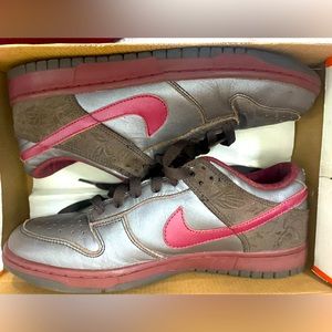 Women size 8 Nike